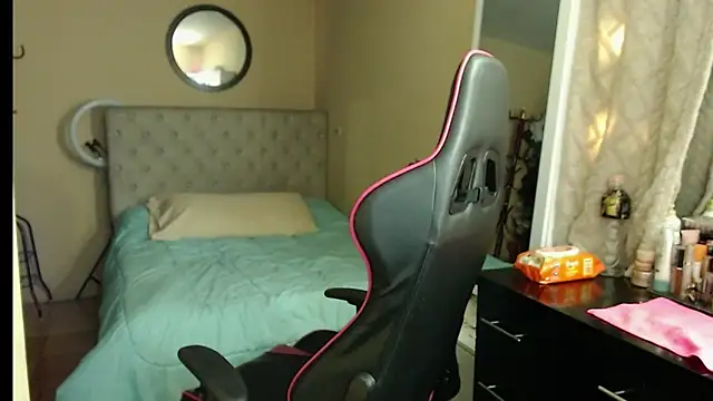 Snapshot of Carol_Scottt chatting on September 21, 2025, 7:59 pm Carol Scottt online show from September 21, 2025, 7:59 pm