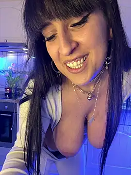 CarolaDrago online show from February 17, 2025, 8:41 am