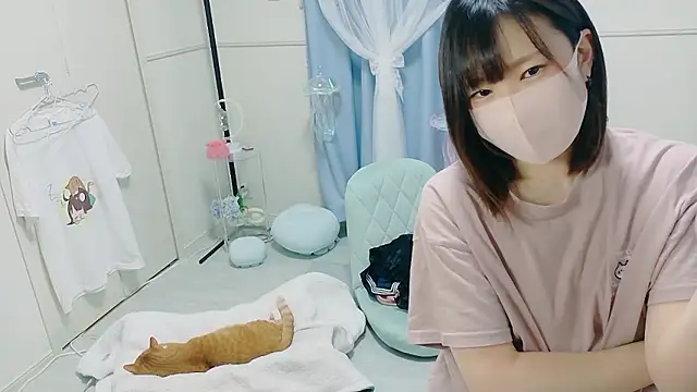 Snapshot of MEI--55 chatting on October 17, 2025, 9:12 am MEI--55 online show from October 17, 2025, 9:12 am