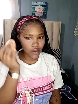 Snapshot of charmainexxx chatting on October 15, 2025, 8:03 am charmainexxx online show from October 15, 2025, 8:03 am