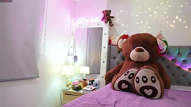 Snapshot of Tiana_sanders chatting on December 16, 2024, 11:50 pm Tiana sanders online show from December 16, 2024, 11:50 pm