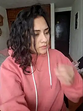 Thaliacooper  online show from December 24, 2024, 8:05 pm