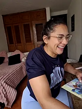 Thaliacooper  online show from October 1, 2025, 6:14 pm