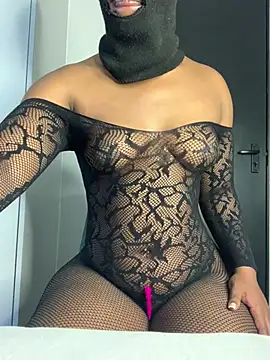 Snapshot of Africanbootie chatting on February 5, 2025, 12:17 pm Africanbootie online show from February 5, 2025, 12:17 pm