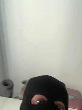 Snapshot of Africanbootie chatting on March 14, 2025, 9:35 am Africanbootie online show from March 14, 2025, 9:35 am