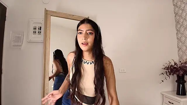 Snapshot of Susana_Sanchez chatting on September 16, 2025, 11:22 am Susana Sanchez online show from September 16, 2025, 11:22 am