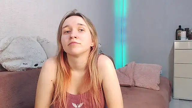 lovely hayley online show from December 20, 2025, 10:39 pm