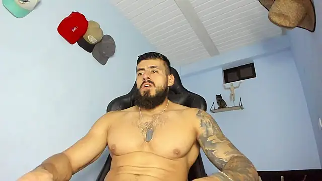 Snapshot of _Poseidon1_ chatting on November 7, 2025, 4:45 am Poseidon1 online show from November 7, 2025, 4:45 am