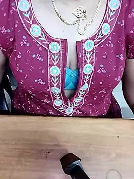 Aishu-tamil09 online show from January 14, 2026, 4:01 pm