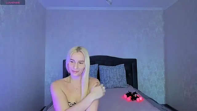 Snapshot of Amanda054 chatting on January 27, 2025, 8:18 am Amanda054 online show from January 27, 2025, 8:18 am