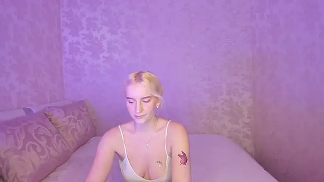 Snapshot of Amanda054 chatting on March 19, 2025, 5:50 pm Amanda054 online show from March 19, 2025, 5:50 pm