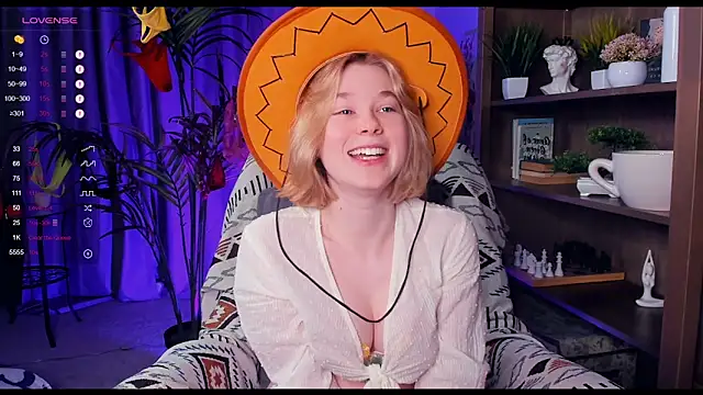 Snapshot of PollyHathor chatting on December 27, 2024, 3:42 am PollyHathor online show from December 27, 2024, 3:42 am