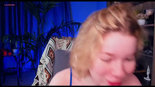 Snapshot of PollyHathor chatting on January 10, 2025, 1:53 am PollyHathor online show from January 10, 2025, 1:53 am