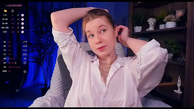 Snapshot of PollyHathor chatting on January 13, 2025, 1:45 am PollyHathor online show from January 13, 2025, 1:45 am