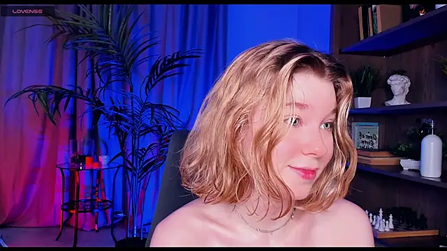 Snapshot of PollyHathor chatting on March 2, 2025, 1:47 am PollyHathor online show from March 2, 2025, 1:47 am