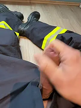 Snapshot of dickshome chatting on February 17, 2026, 7:38 am dickshome online show from February 17, 2026, 7:38 am