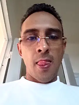 paisa233 online show from October 24, 2025, 2:35 pm