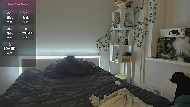 Snapshot of Tune_Godness chatting on December 22, 2024, 10:58 pm Tune Godness online show from December 22, 2024, 10:58 pm