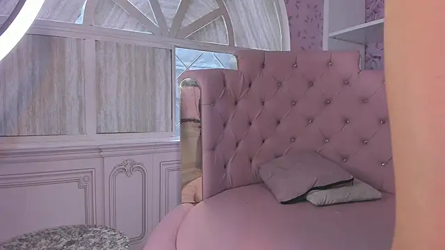 Bonnie  milf online show from March 18, 2025, 1:53 pm