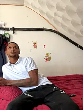 Snapshot of rayyymack chatting on October 4, 2025, 5:00 pm rayyymack online show from October 4, 2025, 5:00 pm