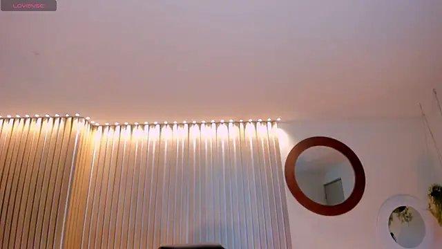 ValeriaRiveraX online show from February 7, 2026, 4:05 am