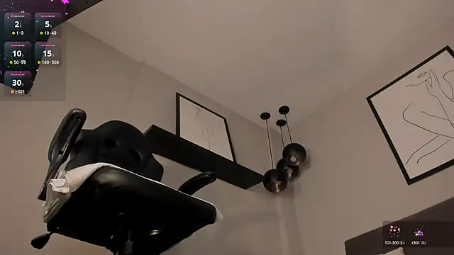 Snapshot of KatieStonne chatting on February 12, 2025, 6:40 am KatieStonne online show from February 12, 2025, 6:40 am