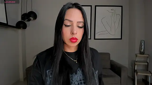 Snapshot of KatieStonne chatting on February 18, 2025, 3:42 am KatieStonne online show from February 18, 2025, 3:42 am