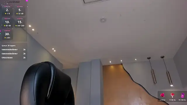 Snapshot of KatieStonne chatting on March 21, 2025, 9:56 am KatieStonne online show from March 21, 2025, 9:56 am