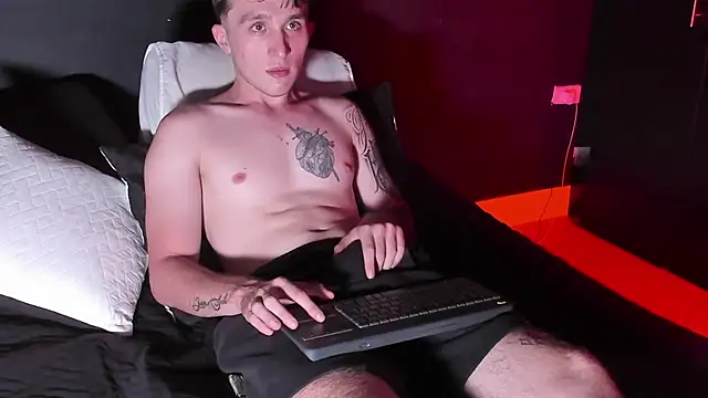 Dylanwhite23  online show from September 21, 2025, 10:33 pm