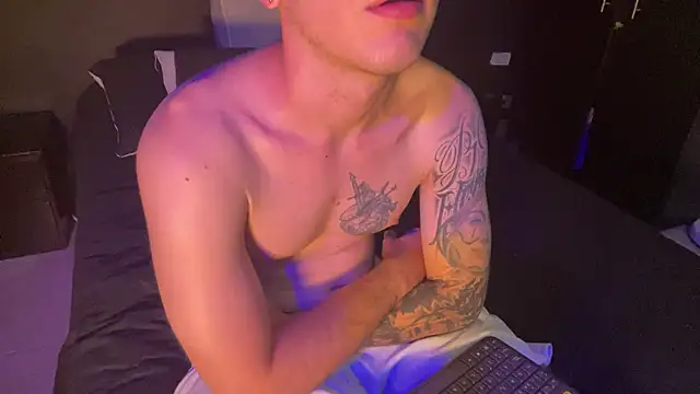 Dylanwhite23  online show from January 15, 2026, 9:40 pm