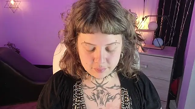 Sabrina scarlett online show from October 29, 2025, 4:37 am