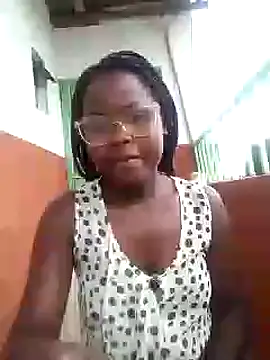 Snapshot of Sweetcecie01 chatting on February 2, 2025, 1:52 pm Sweetcecie01 online show from February 2, 2025, 1:52 pm