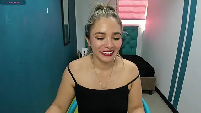 ArielleJones online show from December 4, 2024, 6:28 pm