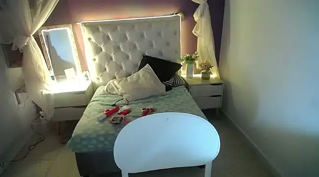 Snapshot of Ingrid_Casas chatting on January 17, 2025, 2:39 am Ingrid Casas online show from January 17, 2025, 2:39 am