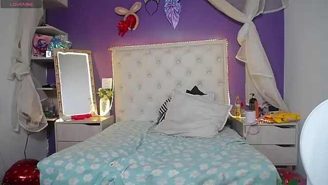 Snapshot of Ingrid_Casas chatting on March 3, 2025, 2:15 am Ingrid Casas online show from March 3, 2025, 2:15 am