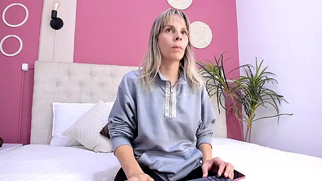 Anastasiapriest online show from May 19, 2026, 11:49 am