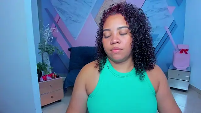AngelaCoffee online show from January 19, 2025, 3:39 am