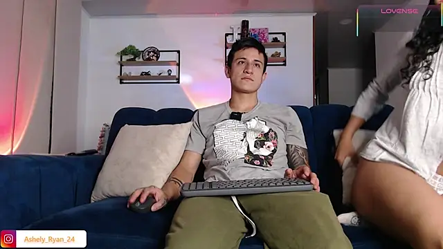 ashely ryan24 online show from March 31, 2026, 11:27 pm