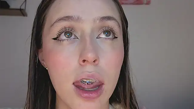 SofiaGc online show from November 4, 2025, 3:49 am