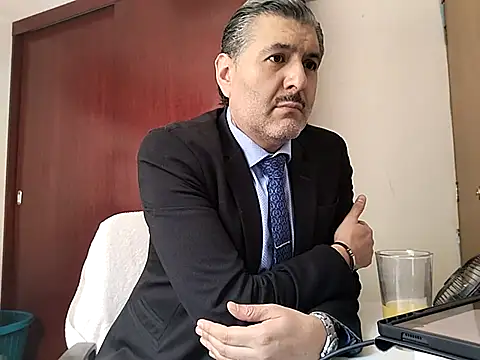 Snapshot of BushBator chatting on February 26, 2025, 8:00 pm BushBator online show from February 26, 2025, 8:00 pm