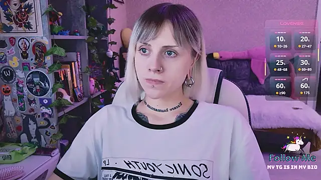 NaniMoore online show from April 11, 2026, 8:02 pm