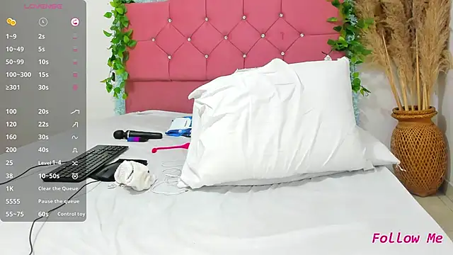 arisha hot online show from October 26, 2025, 11:38 am