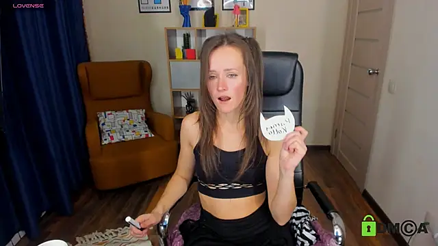 Snapshot of FrancescaCollins chatting on December 9, 2024, 10:43 am FrancescaCollins online show from December 9, 2024, 10:43 am