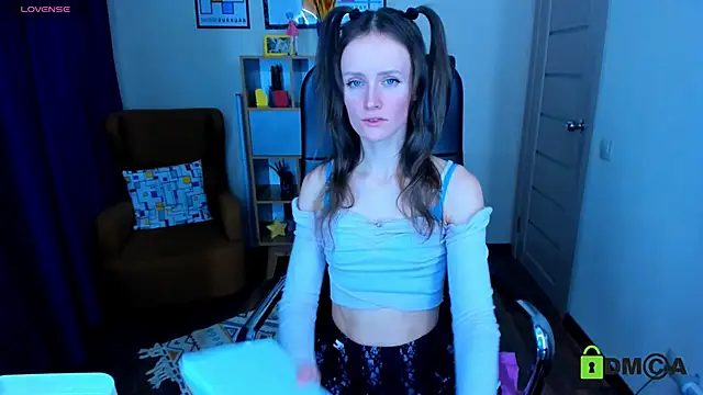 Snapshot of FrancescaCollins chatting on March 4, 2025, 11:08 am FrancescaCollins online show from March 4, 2025, 11:08 am