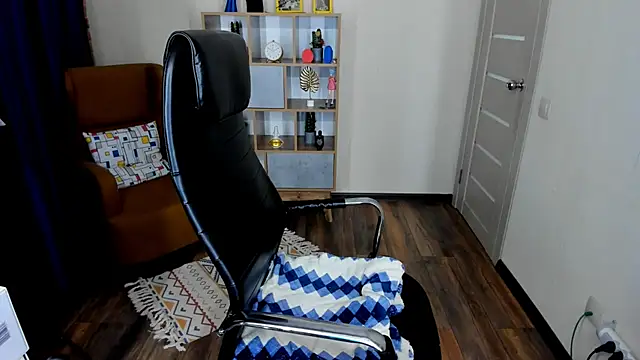 Snapshot of FrancescaCollins chatting on October 16, 2025, 3:35 pm FrancescaCollins online show from October 16, 2025, 3:35 pm