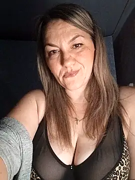 Snapshot of Ant0nina chatting on December 6, 2024, 10:41 pm Ant0nina online show from December 6, 2024, 10:41 pm