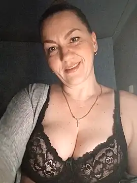 Snapshot of Ant0nina chatting on December 15, 2024, 10:04 pm Ant0nina online show from December 15, 2024, 10:04 pm