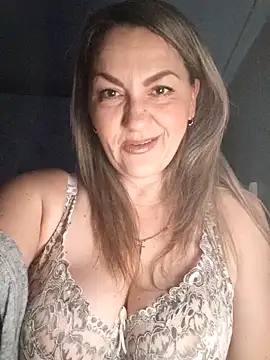 Snapshot of Ant0nina chatting on December 16, 2024, 10:34 pm Ant0nina online show from December 16, 2024, 10:34 pm