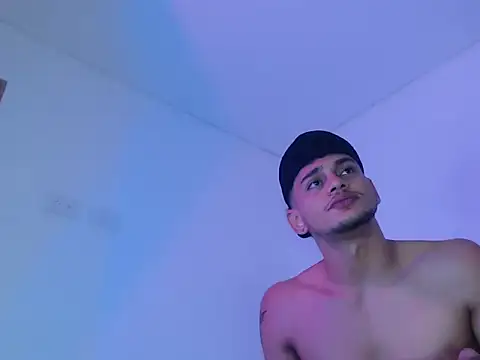 Alex ThomsonXxX online show from January 14, 2026, 2:44 pm