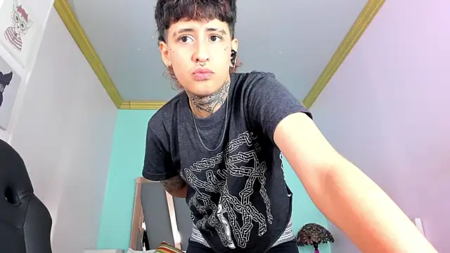 Snapshot of Ethan_lennox chatting on September 29, 2025, 8:35 pm Ethan lennox online show from September 29, 2025, 8:35 pm